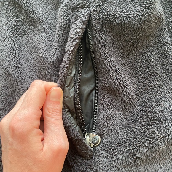 The North Face Womens Black Fuzzy Zip Jacket Size Small - Picture 4 of 9